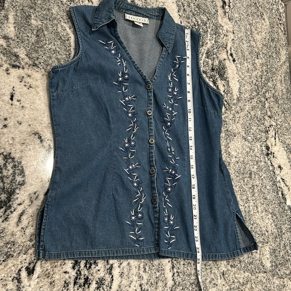 Uni mondo size 14 vest 100% cotton with embroidered flowers - Picture 7 of 12